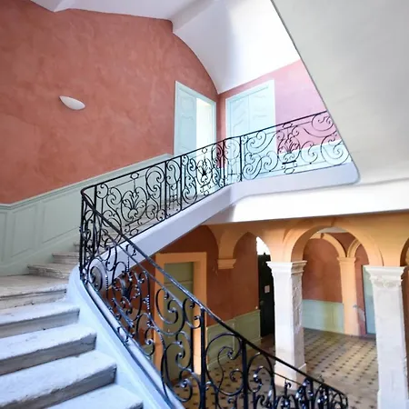 St Honore - Design *